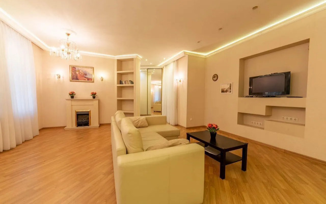 Na Ulitse Glinki 1 Flat