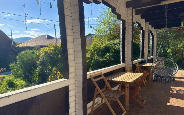 Thach from Travel Hotels Entourage