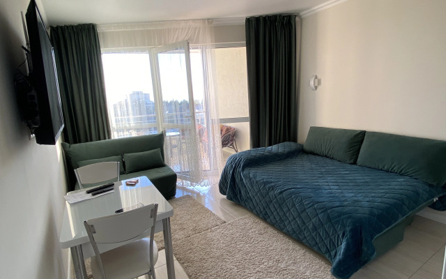 Na Ulitse Uchitelskoy 9 Flat
