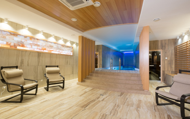 Hotel Tom River Plaza
