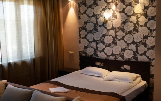 Royal Hotel