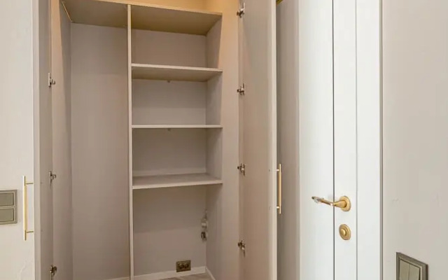 3-room VIP Karakas Apartment