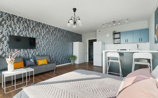 S panoramnym vidom na gorod Flat