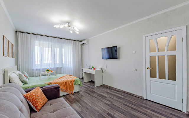 Yarkaya ryadom s Rivyeroy i Tatneft arenoy Flat