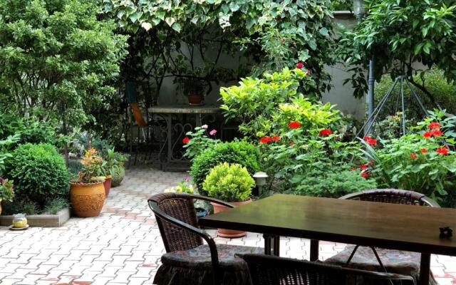 Sofiya Gruziya Kutaisi Ul, Zugdidskaya 17 Guest House