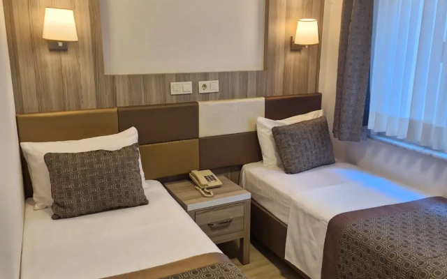 Pera Arya Hotel