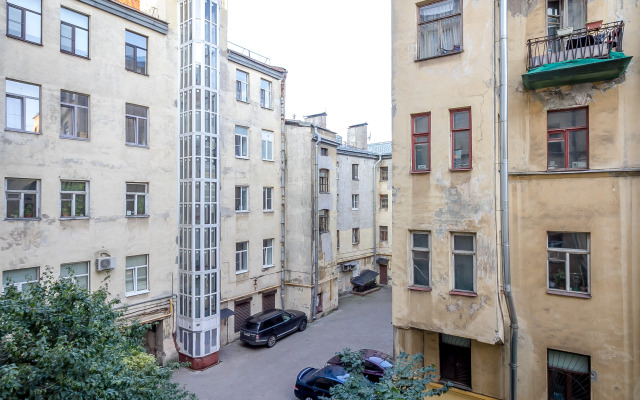 Vintazhnaya Na Svechnom Flat