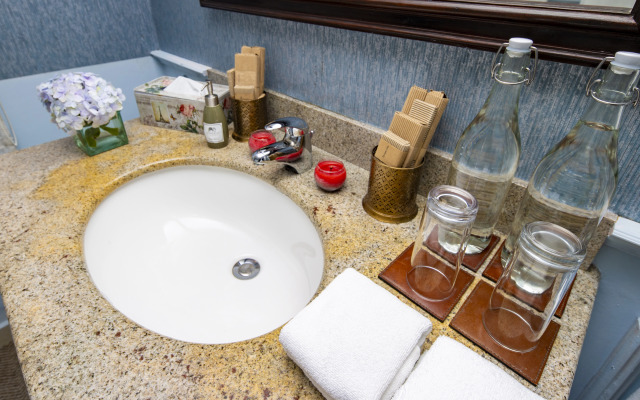 Hill Rise Luxury Villa & Stables by Edwards Collection Villa