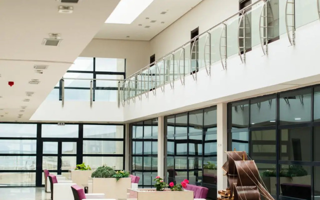Golden Beach By Sham Baku Hotel