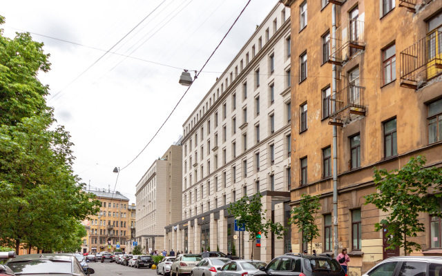 Yes Marata 8115 Apartments