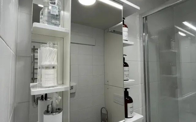 S zaseleniem 24/7 luchshiy servis posutochno 50 Flat