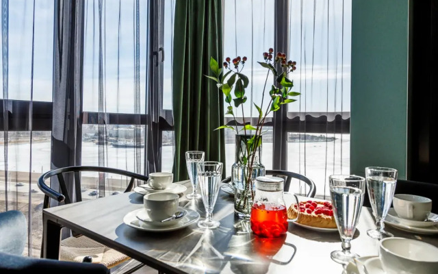 MORE i SPA s saunoy i vidom na reku Apartments