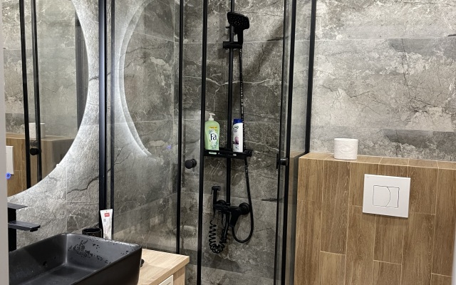 Dvukhkomnatny Lyuks Flat