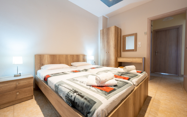 Milonas House Apartments