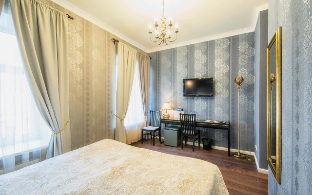 1913 Year Hotel