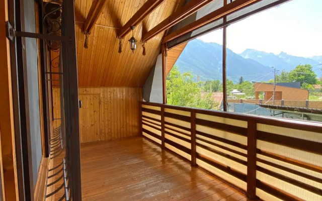 Частный дом Уют горных вершин