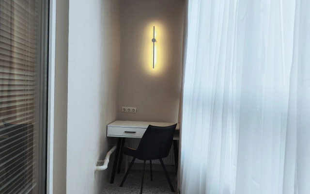 Dizaynerskaya dvushka u morya Flat
