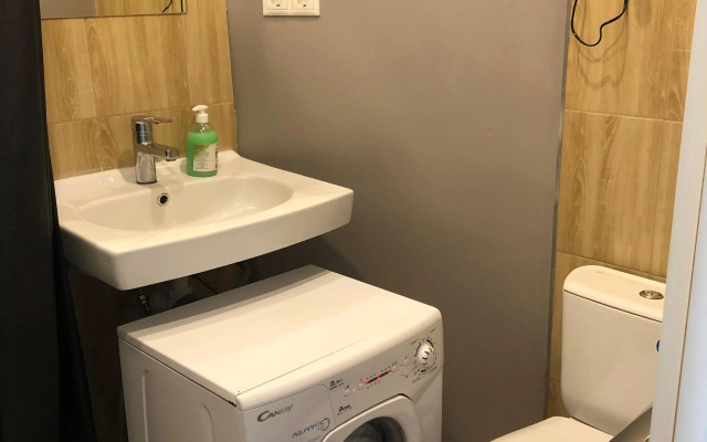 Na Ulitse Lyotchika Ulyyanina 7B Flat