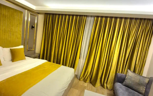 Отель Taksim La Marino