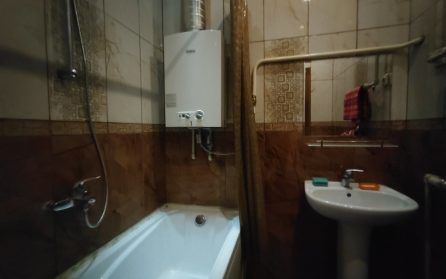 Kvartira Bol'saa Dvuhkomnatnaa Stalinka na Prospekte Lenina