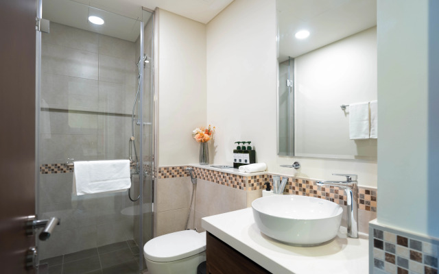 Keyrock Living Lakeview Luxury at Reva Residence Apartments