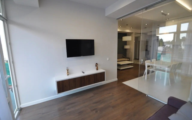 Na Ulitse Rudanskogo 8b Apartments