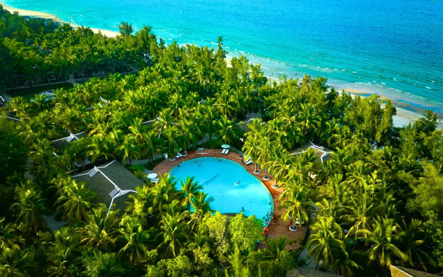 Lang Co Beach Resort