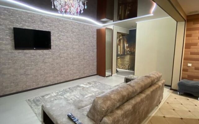 Na Ulitse Botvina 8 Flat