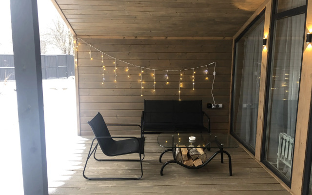 Luxme House Guest House