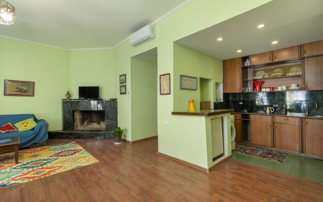 Апартаменты Charming home at Old-town Puri Square