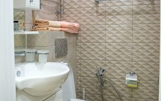 Na Tavricheskoy 7k3 Apartments