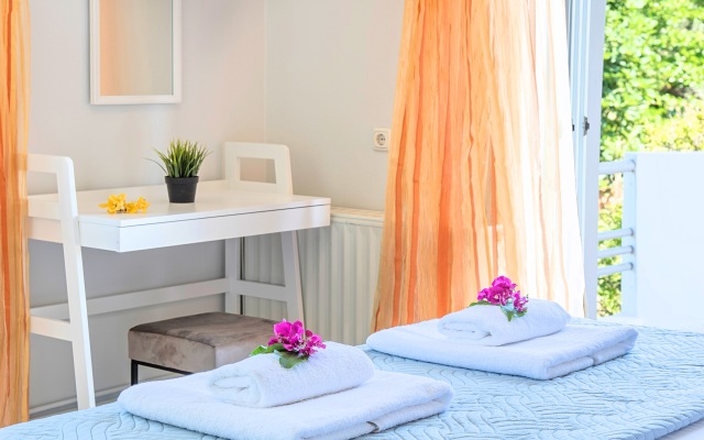 Chania City Heated Pool Villa