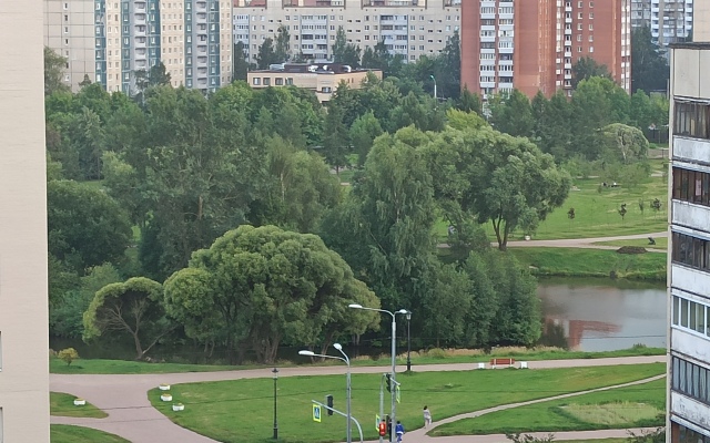 Ryadom S Parkom Flat