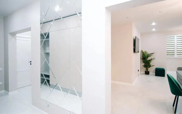 3kh Komnatnaya S Dizaynerskim Remontom Flat