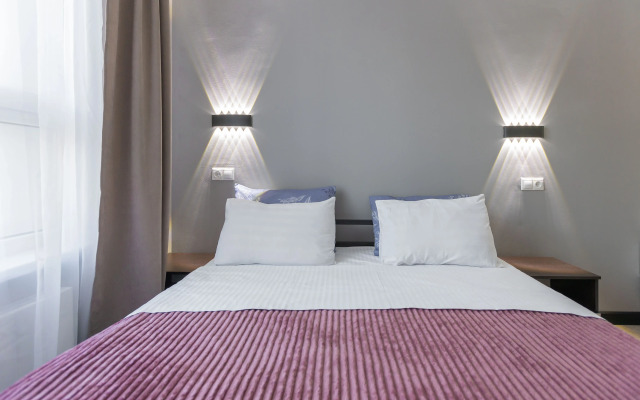 Studiya Na P. Romanova Apartments