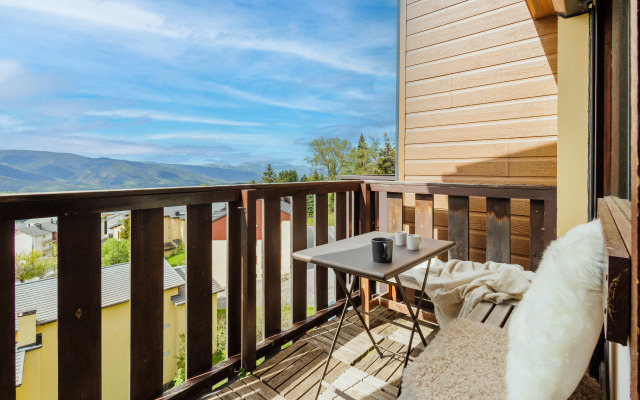 Anana Balcon Cerdan | Duplex with Views Apartments