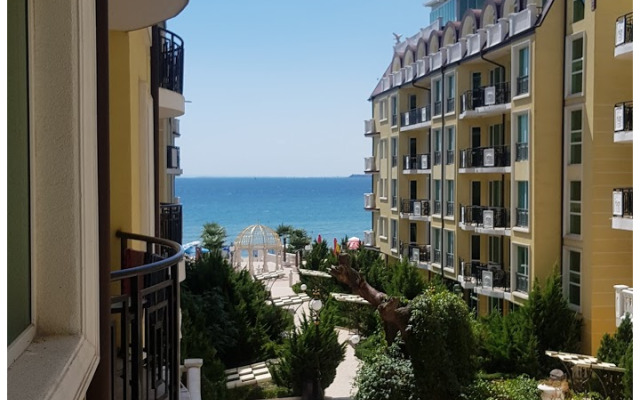 Taliana Beach Residence Apartment
