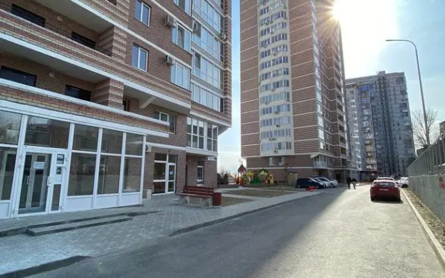 V Novom Sovremennom Dome Apartments