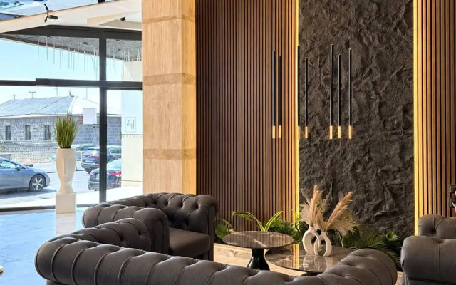Port Plaza EVN - Image 2
