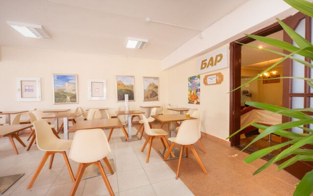 Kurortny Hotel Atelika Gorizont Sudak 2**