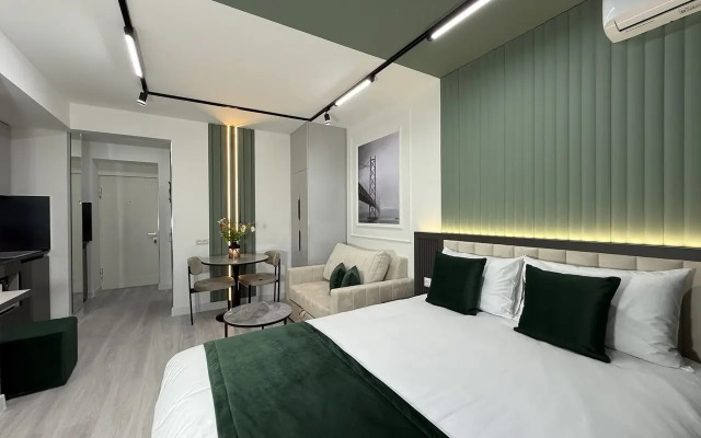 Stylish studio next to Malibu pk Apartments