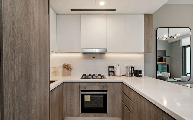Zakhvatyvayuschie 1Br Apartamenty Liv Marina in Jbr, Apartments