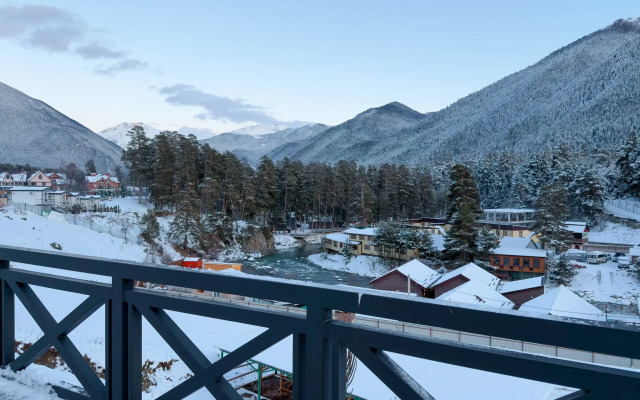 Отель Кавказ