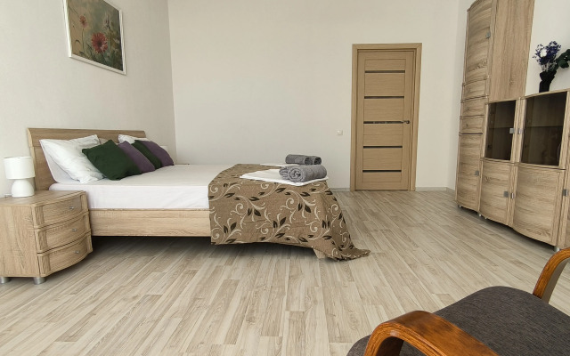 U Plyazha Admiralskaya Laguna V Zhk Lazurny Flat