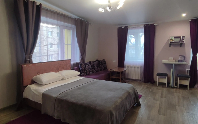 Studiya v fioletovykh tonakh Flat