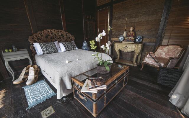 Absolute Beachfront Villa Laut