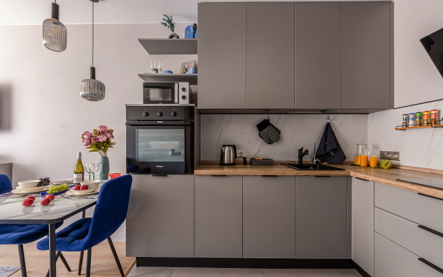 evro-2 u m. Lesnaya Apartments