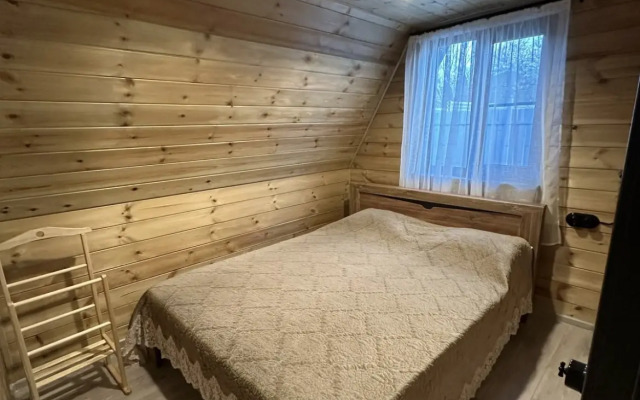 Lunnaya Noch Na Uchiteli Guest house