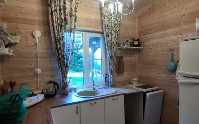 Domik V Lesu Guest House