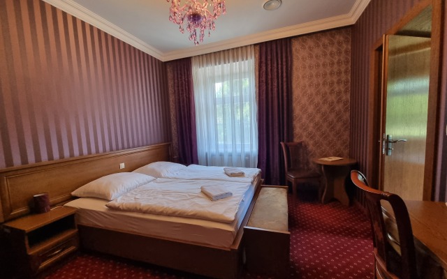 Pałac Lucja Hotel